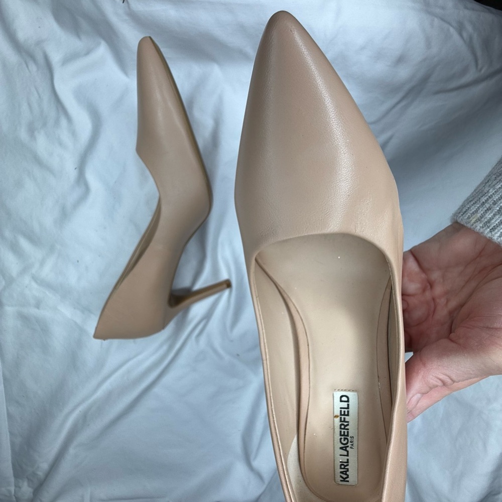 Karl lagerfield light tan pumps worn once